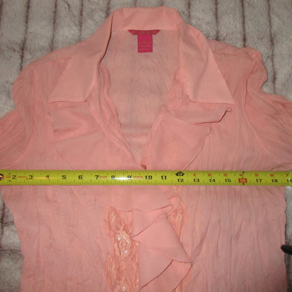 Lace & Ruffle - Picture 5 of 6